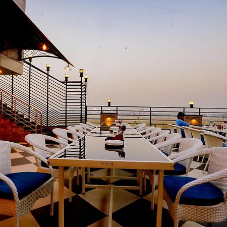 Hotel Cheelgadi Jaipur Bagian luar foto