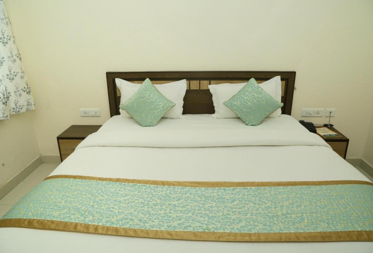 Hotel Cheelgadi Jaipur Bagian luar foto