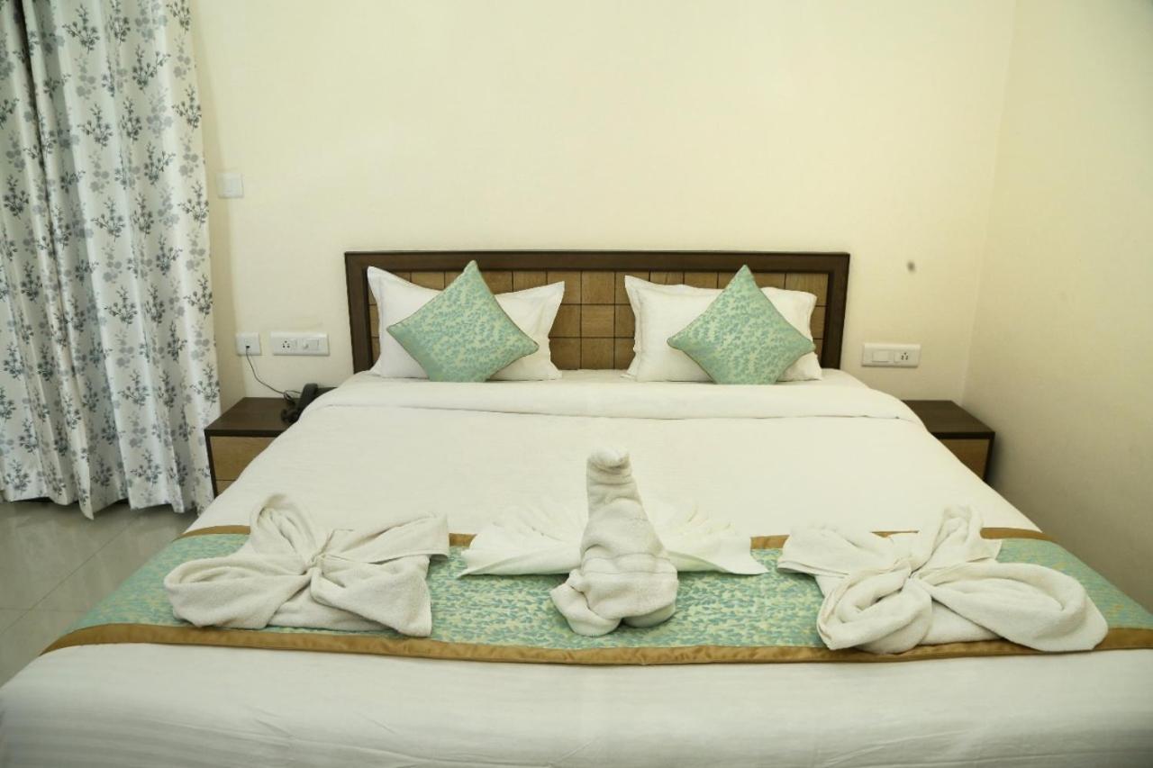Hotel Cheelgadi Jaipur Bagian luar foto