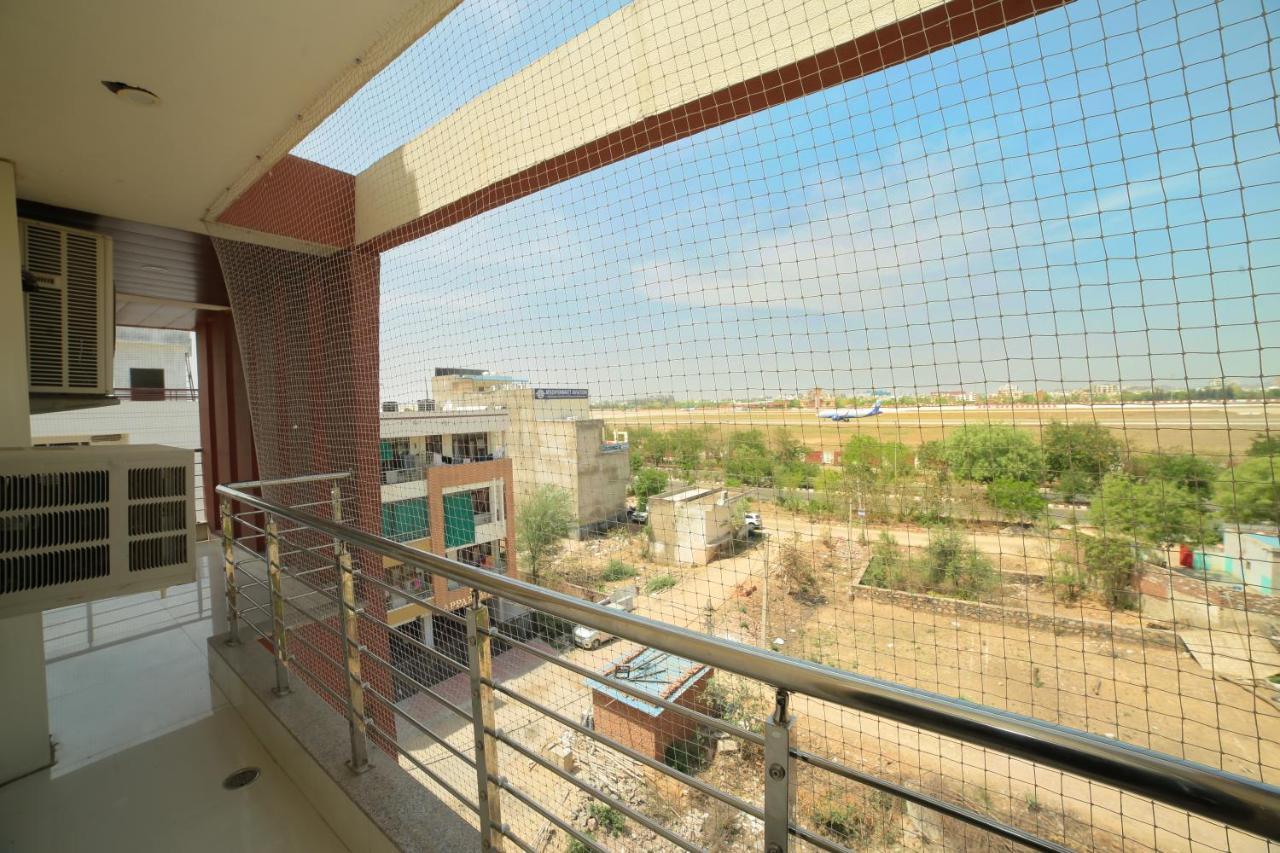 Hotel Cheelgadi Jaipur Bagian luar foto