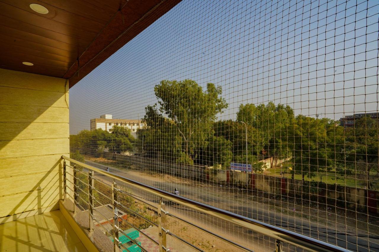 Hotel Cheelgadi Jaipur Bagian luar foto