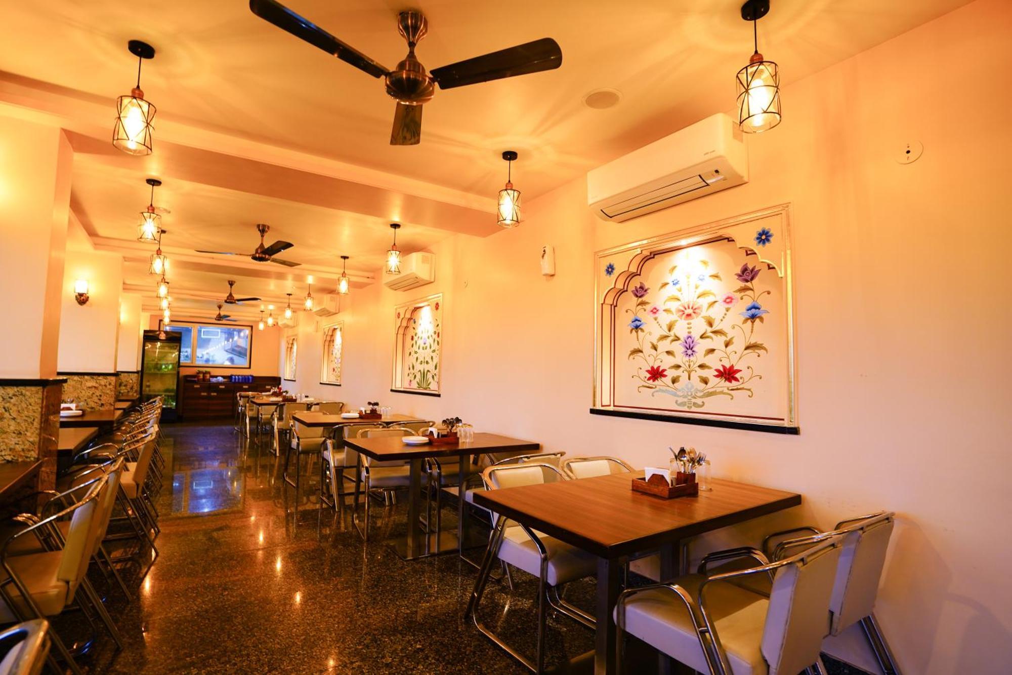 Hotel Cheelgadi Jaipur Bagian luar foto