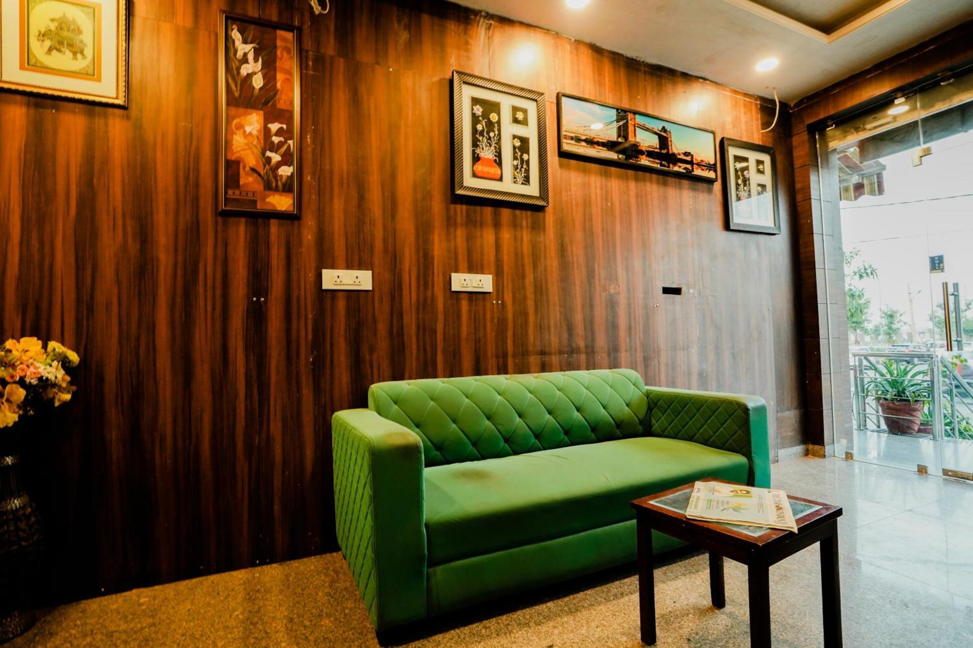 Hotel Cheelgadi Jaipur Bagian luar foto