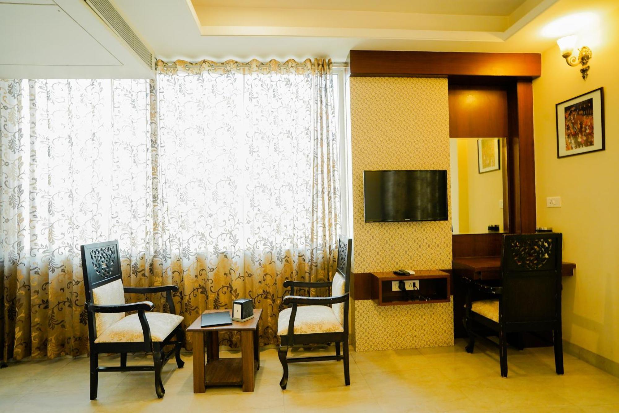 Hotel Cheelgadi Jaipur Bagian luar foto