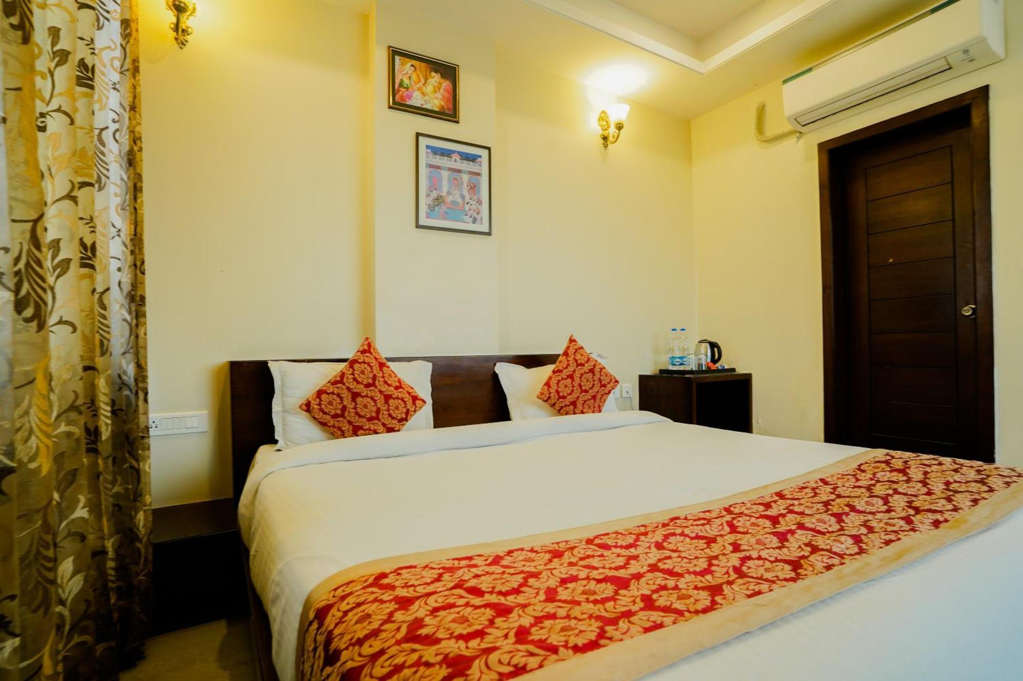 Hotel Cheelgadi Jaipur Bagian luar foto