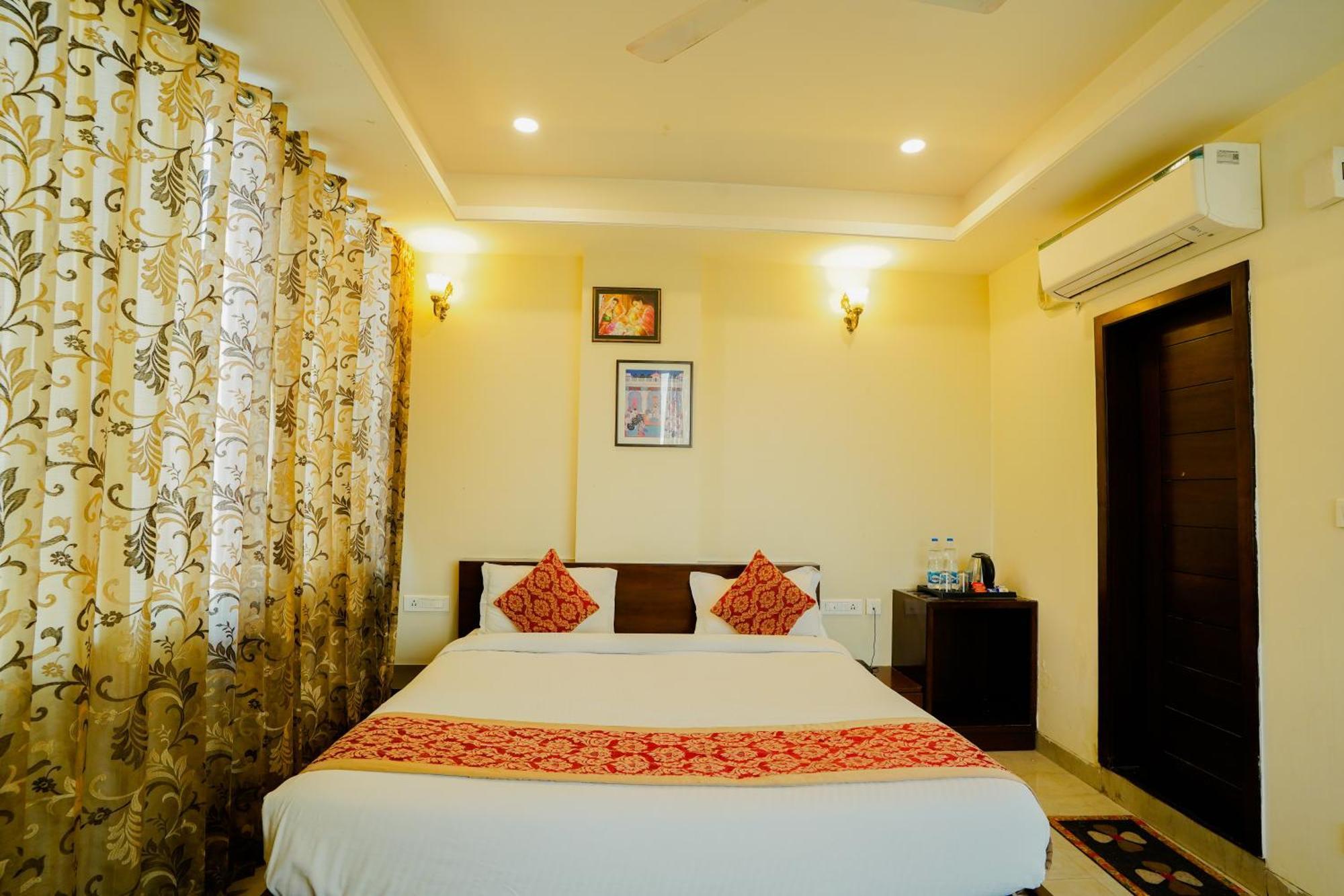 Hotel Cheelgadi Jaipur Bagian luar foto