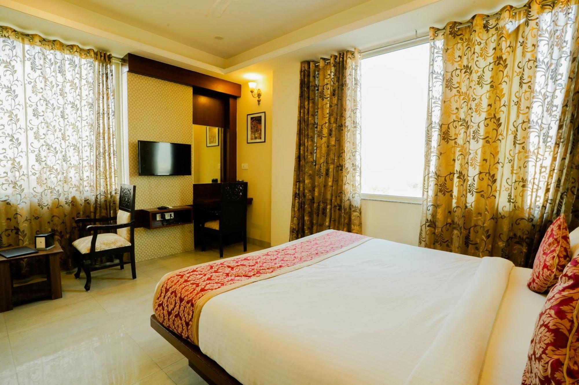 Hotel Cheelgadi Jaipur Bagian luar foto